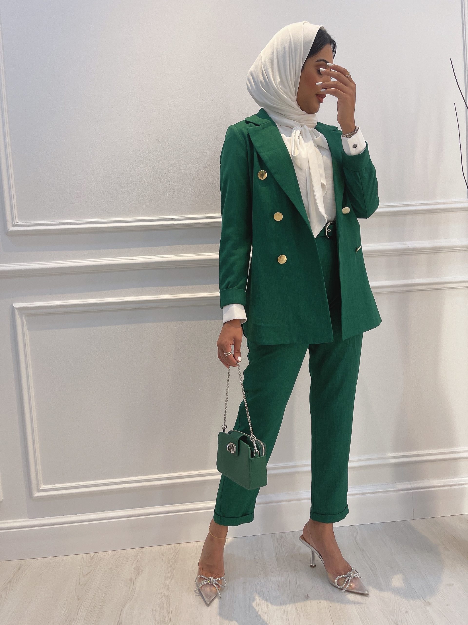 11D562B6-8DA3-4483-9AA0-9A11AC6620ED