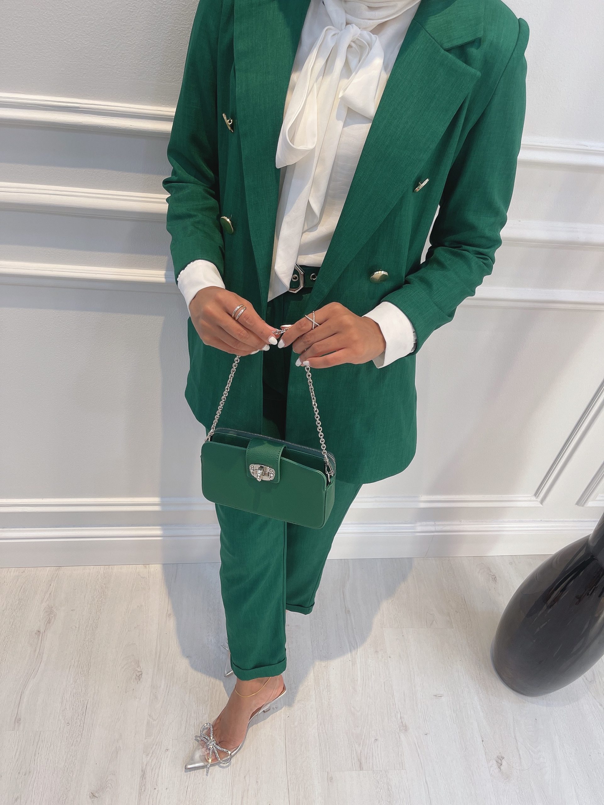 9AE665DB-9089-43D9-92F4-494C06FBB210